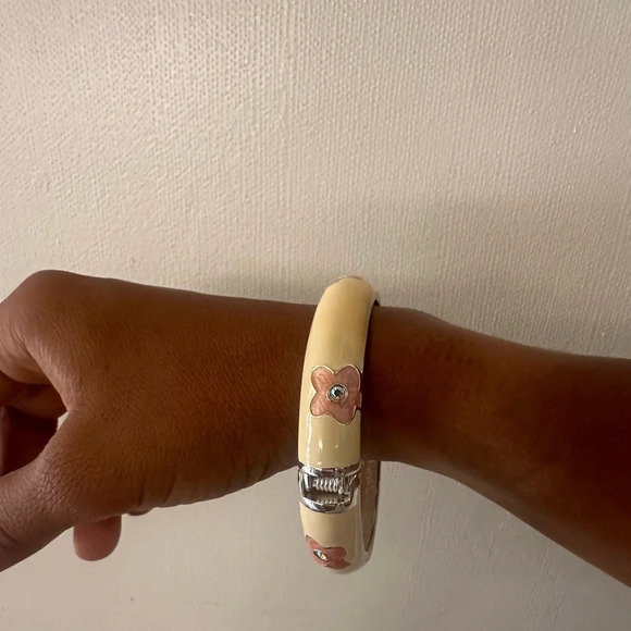 Bracelet ivory , pink flowers romantic, cottage feminine,prairie,victorian - Picture 4 of 8